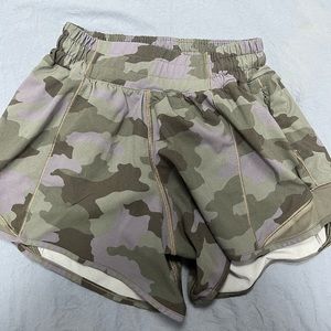 Lululemon size 2 Tall hotty hot shorts